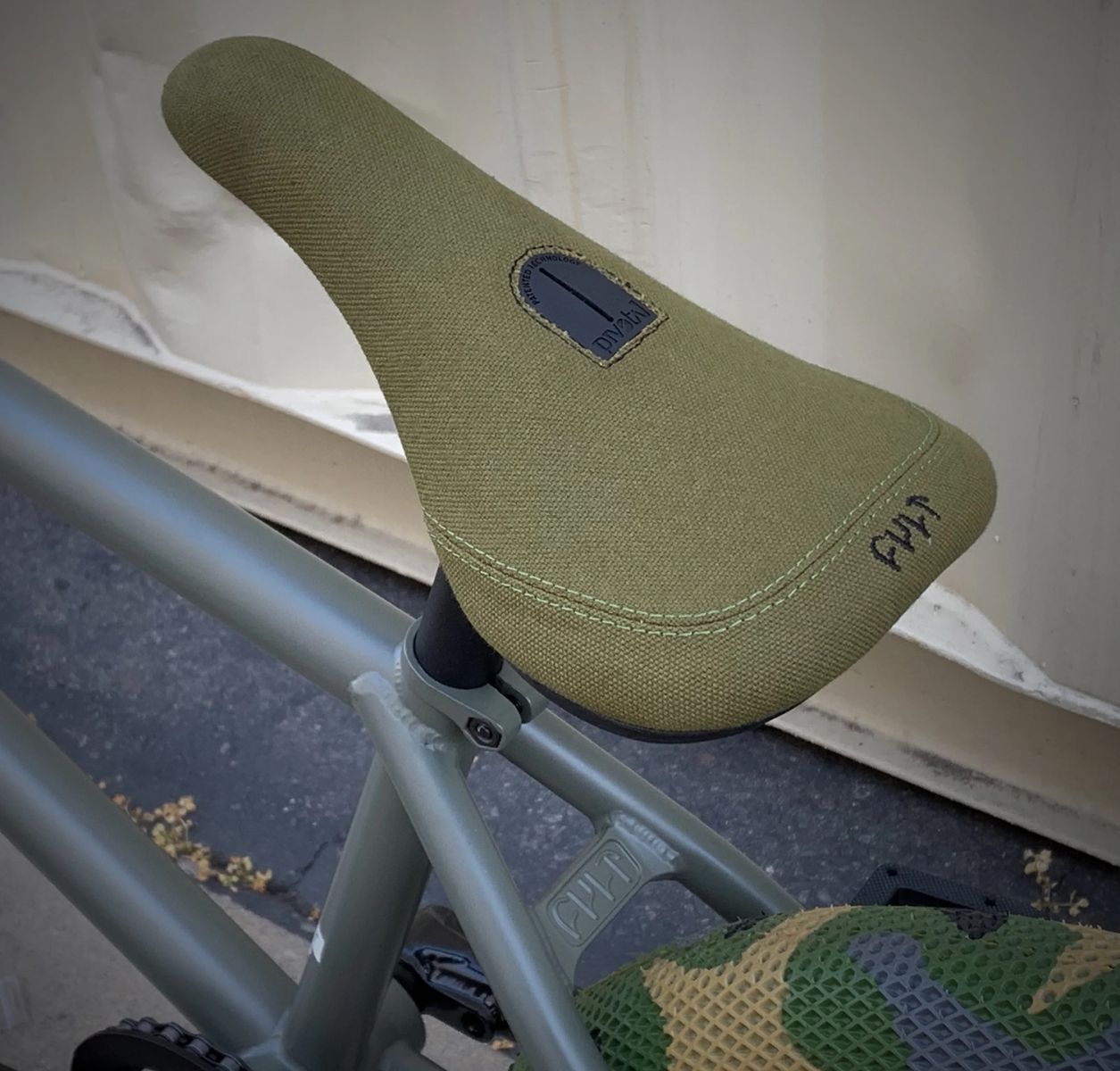 Cult bmx seat best sale